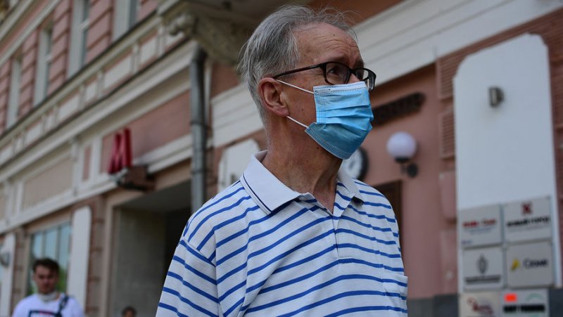 «Граждане 65 лет и старше»: пенсионерам продлили больничные