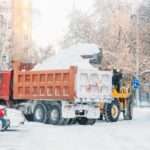 Важность регулярного вывоза мусора и снега: забота об окружающей среде и безопасность